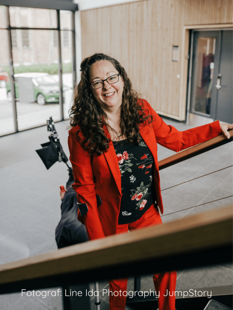 Tina på trappe Line Ida Foto